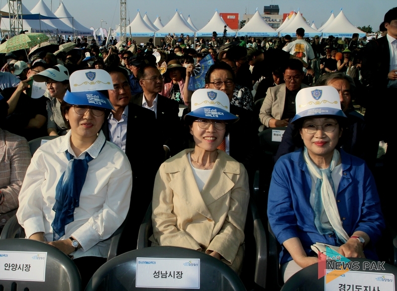 화성시의회 김경희 의장, 3일간 개최된 '제13회 화성 뱃놀이 축제' 성료