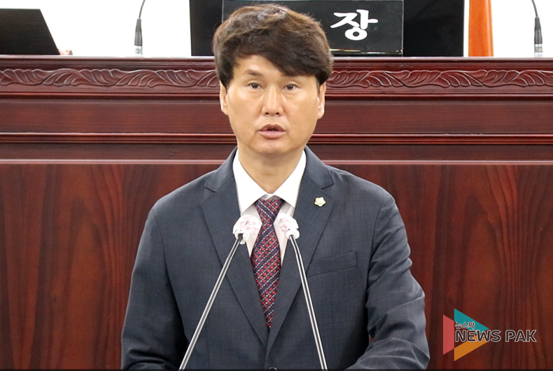 화성시의회, 제222회 제1차 정례회 5분 발언중인 송선영 의원 모습