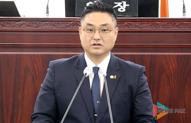 화성시의회, 제222회 제1차 정례회 5분 발언중인 김상균 의원 모습