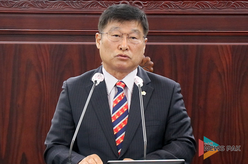 화성시의회, 제222회 제1차 정례회 5분 발언중인 오문섭 부의장 모습