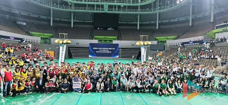 화성시의회 김경희 의장, 주민자치 소통 한마당 행사 참석<br>
<br>
화성시의회 김경희 의장, 주민자치 소통 한마당 행사 참석