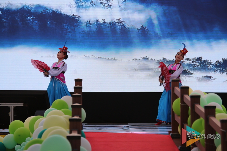 화성시의회 김경희 의장, '제9회 화성송산포도축제' 개막식 참석