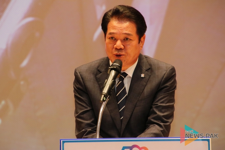 2023 양성평등주간 기념행사' 축사를 전하는 최대호 안양시장 모습