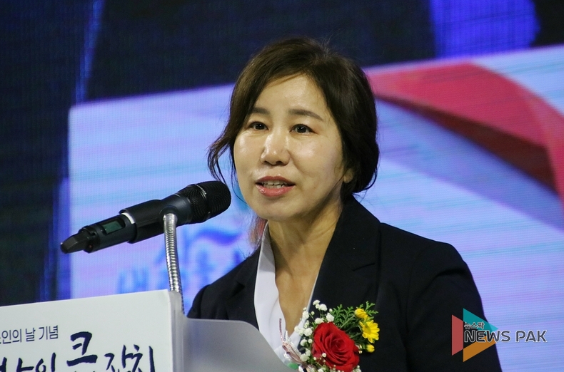 김경희 화성시의회 의장, 제27회 노인의 날 기념식 참석