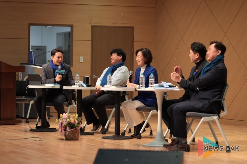 "추미애 작가의 '장하리' 북콘서트, 동탄에서 화려한 피날레