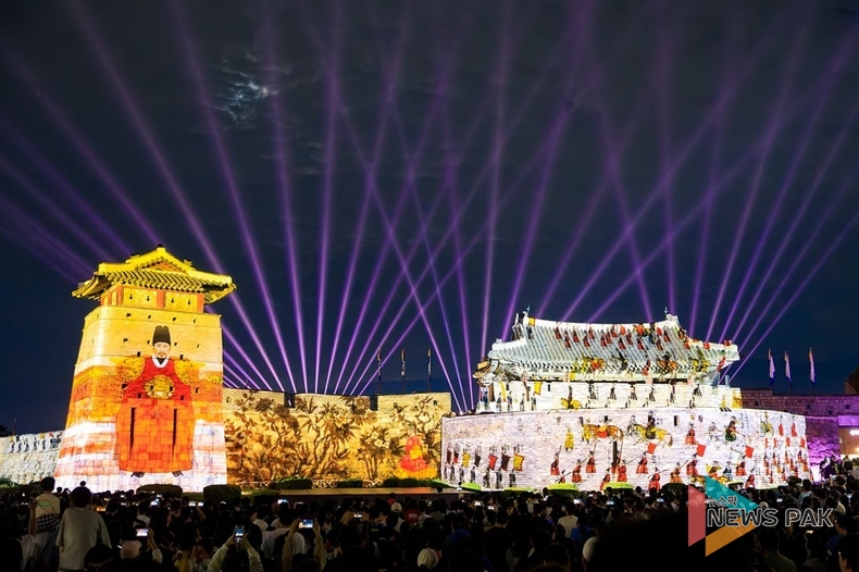2025 수원화성 미디어아트, 51만 명의 관람객에게 빛나는 감동 선사