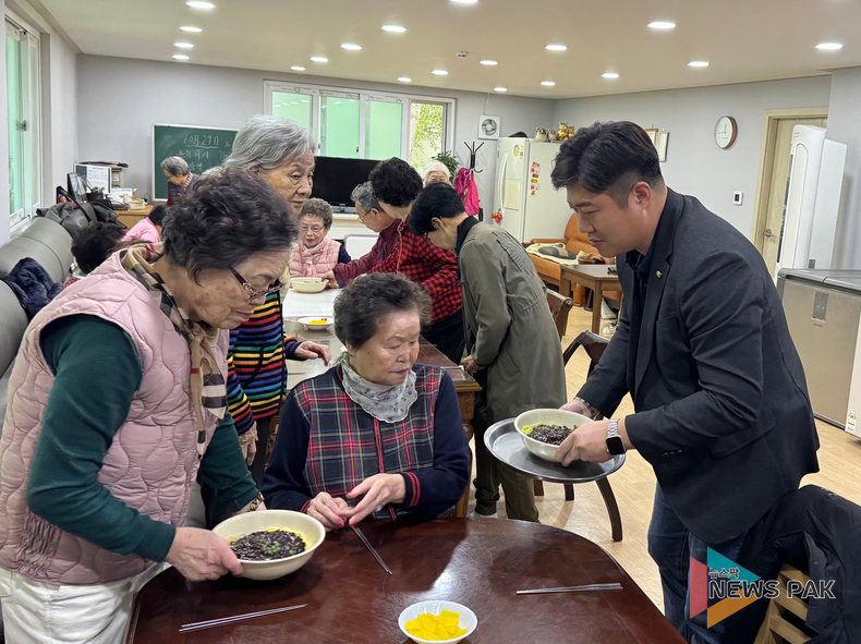 따뜻한 짜장면 나눔 봉사, 수원시의회 김동은 의원 동참