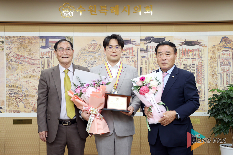시민의 신뢰 바탕으로 수상 영예: 수원특례시의회 최원용 의원, ‘한국전문인대상’ 쾌거