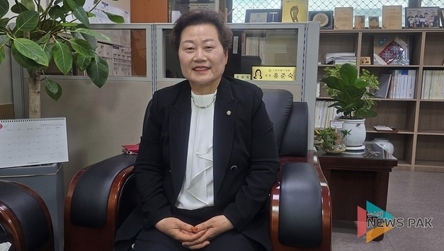 [인터뷰] 수원특례시의회 유준숙 대표의원, "삭발과 단식으로 깨운 묵직한 울림" 사람의 온기로 채우는 정치