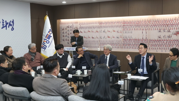 정명근 화성시장, 지역언론과 ‘소통의 장’... “200만 시대 대비, 내실 있는 미래 준비할 것”