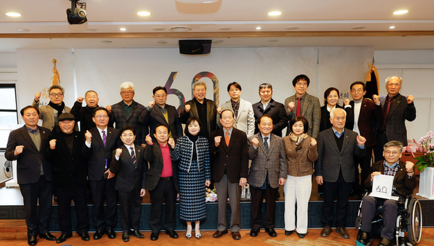 화성특례시의회, ‘화성문화원 60년사’ 출간 축업… “지역 문화의 인수인계”