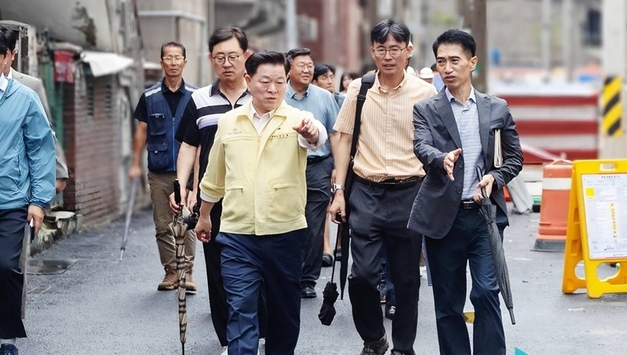 “안전에는 과잉 대응이 정답”... 광명시, 맨홀 추락 방지 시설 1,400곳 전격 설치