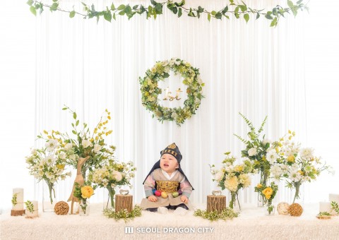 호텔 서울드래곤시티가 디어 마이 베이비 돌잔치 프로모션을 출시했다