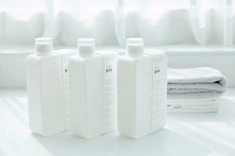 플레이니스트가 선보이는 장마철 꿉꿉한 빨래에서 벗어날 살균 세탁 ‘거품없는 물세제’