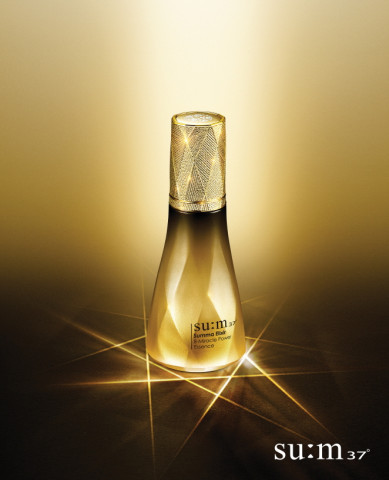 LG생활건강이 숨37° 숨마 엘릭서 8-미라클 파워 에센스를 출시했다