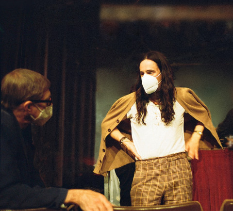 페이지 파월(Paige Powell)이 촬영한 알레산드로 미켈레와 구스 반 산트(Gus Van Sant)