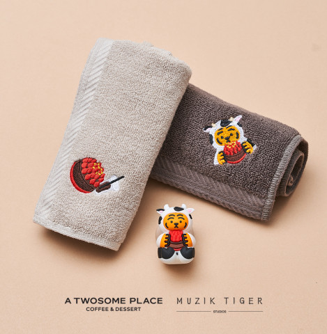투썸플레이스가 선보이는 투썸X무직타이거 타올 세트