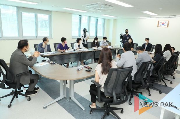 임태희 교육감, 초등돌봄교실 함께하며 현장과 소통
