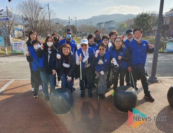 의왕시 고천동바르게살기위원회 왕곡천 환경정화활동 실시