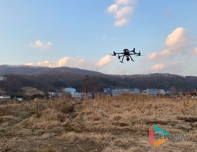 용인특례시가 영농 쓰레기 불법소각으로 인한 미세먼지 배출을 막기 위해 드론을 투입했다.