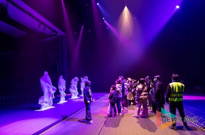 용인문화재단, 무대 체험 프로그램 '비하인드 더 스테이지' 전 회차 매진