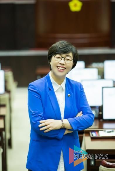 경기도의회 박옥분 의원, 2024년 경기도의회 우수의정대상 수상