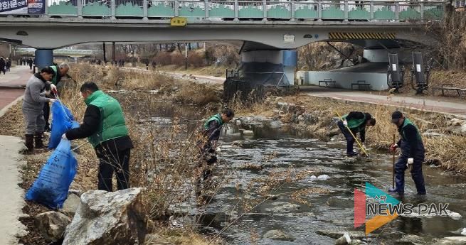 수원시 권선구 세류3동 새마을지도자협의회, 새봄맞이 수원천 대청소 실시