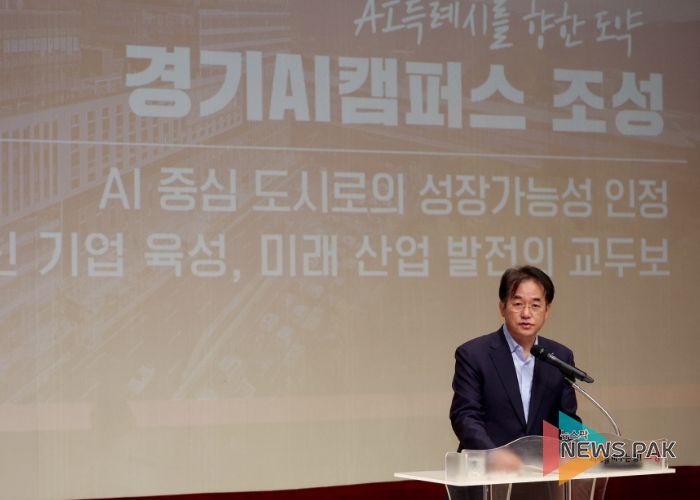 ‘4월 직원 소통·공감의 날' 행사에서 시정 성과를 공유하고 있는 이동환 고양특례시장