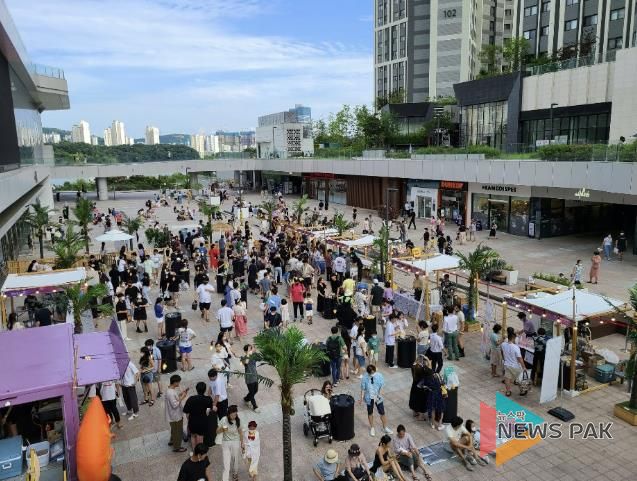 수원컨벤션센터에서 열린 플리마켓