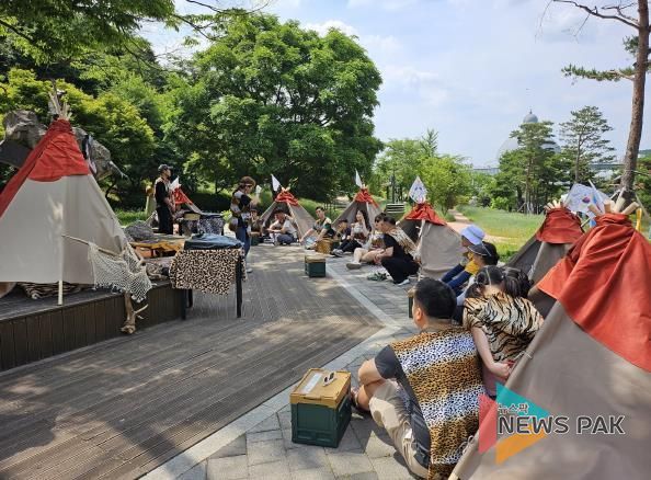 경기도자박물관 선사 캠프 ′막집 짓기′ 체험 사진