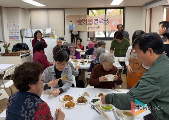 수원시 영통구 늘사랑나눔회, 영통3동‘흥겨운 경로당’어르신들 식사 대접