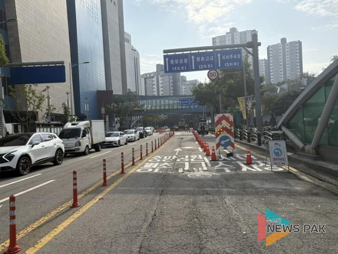 GS파워의 열수송관 파열사고가 발생한 안양 범계역 인근 모습 사진(2025년 10월 31일 오전 10시경)