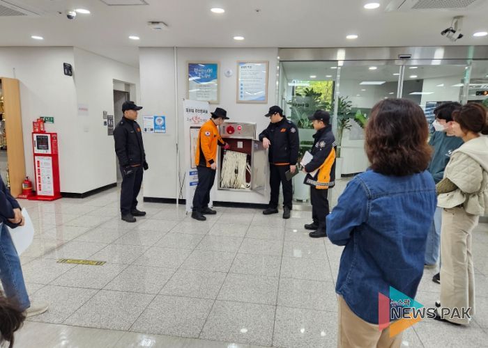 광명시 광명5동 행정복지센터는 4일 광남119안전센터와 함께 공공기관 합동 소방훈련을 실시했다.