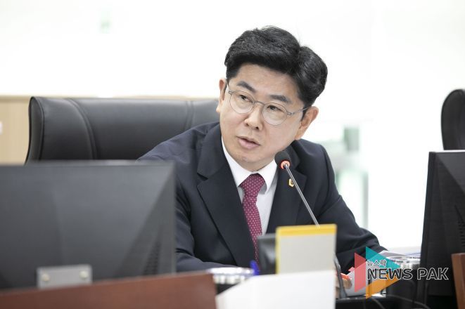 경기도의회 미래과학협력위원회 소속 윤충식 의원(국민의힘, 포천1)