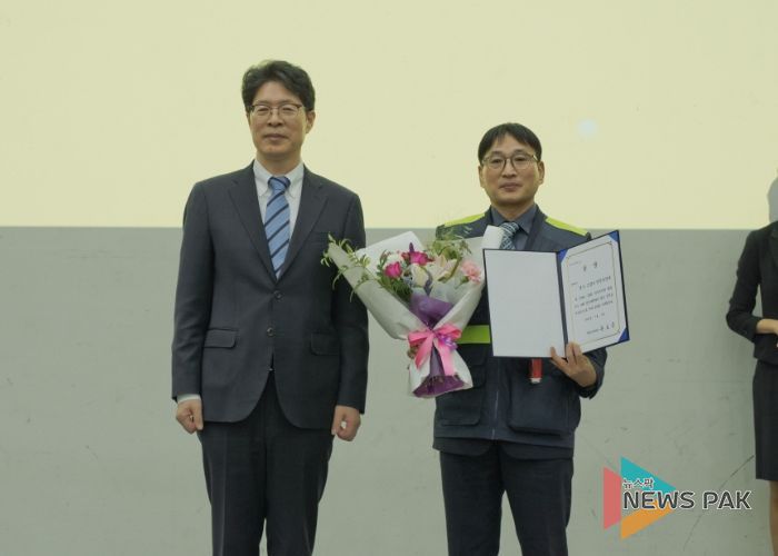 ‘2025년 전국 안전보안관 우수사례 경진대회’고양시 효자동 안전보안관 장려상 수상 기념촬영