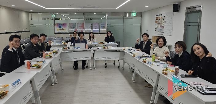 지난 19일 광명시정신건강복지센터에서 '제3차 정신건강 위기대응 지역협의체 간담회'가 진행되고 있다.