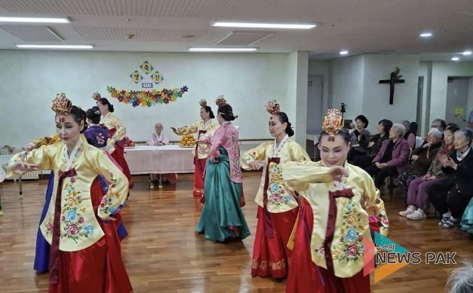 수원시 장안구 정자3동 주민자치센터, 아녜스의 집에서 재능기부 공연