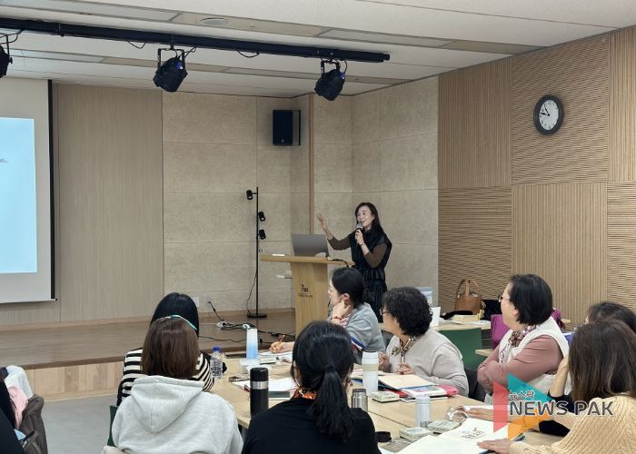 ‘그림책감정코칭지도사 2급 양성과정’수업