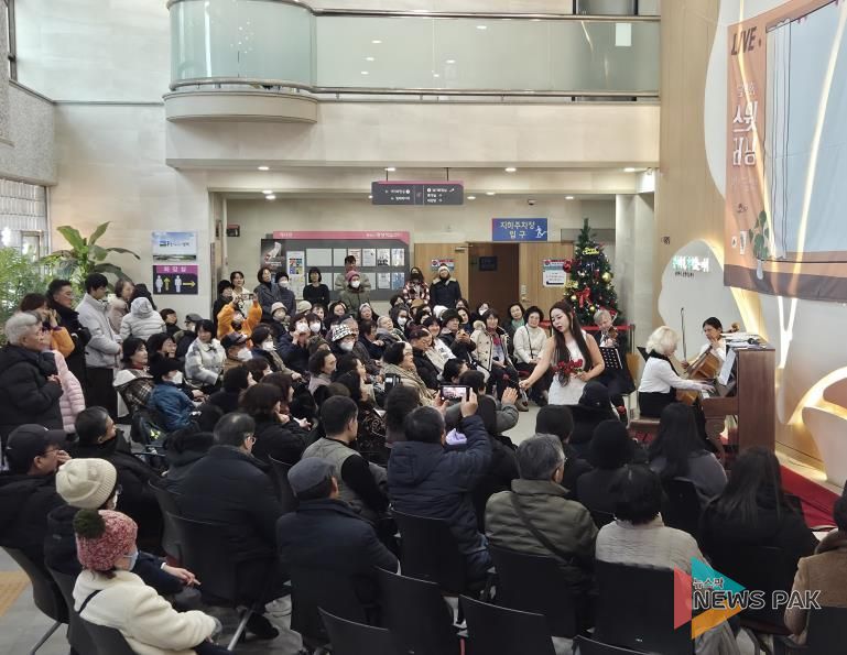 평택시 평생학습센터 로비가 '열린 문화 공연장'으로…