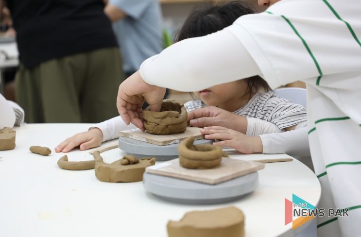 2025년 경기도자박물관 협력 프로그램 <오감으로 빚은 찻잔>