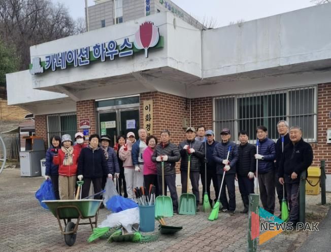 수원시 장안구 이목동, 주민 참여 '봄맞이 마을 대청소' 실시