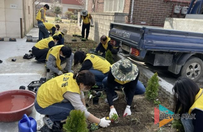 수원시 장안구 새마을지도자영화동협의회, ‘별무리 손바닥 정원’봄맞이 새 단장