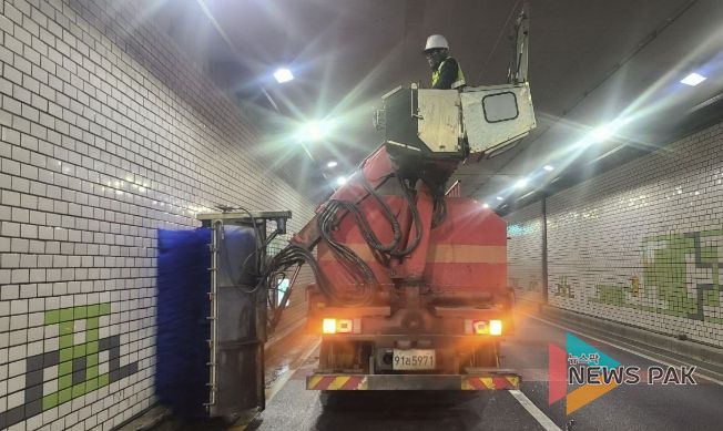 수원시 영통구, 매여울지하차도 등 주요 지하차도 봄맞이 세척 실시