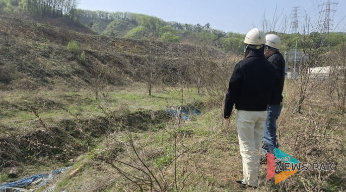 용인특례시는 집중호우에 대비해 공장 부지면적 1만㎡를 넘는 대형 공장 공사 현장 8곳을 점검했다